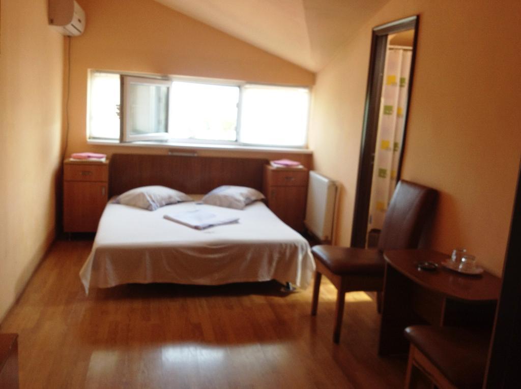 Pensiunea Nicol Tulcea Kamer foto